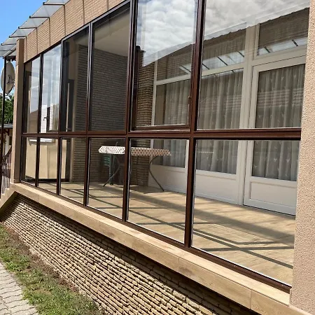 Zsigmond Vendeghaz * كيستاي